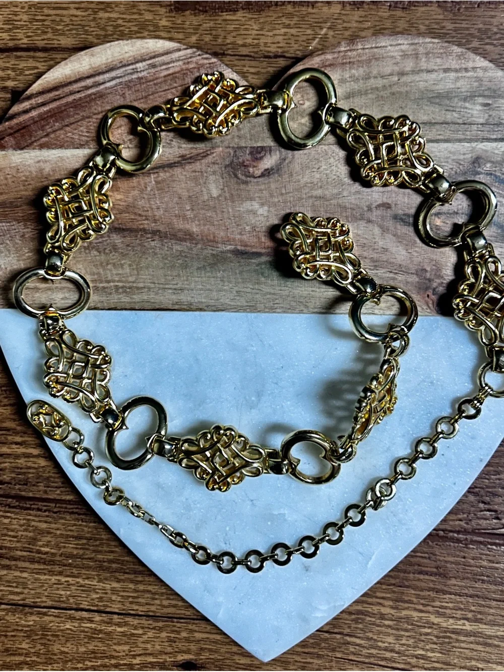 R ~ Vintage ~ Large ~ Gold Tone Chain Link Celtic Knot Design Belt